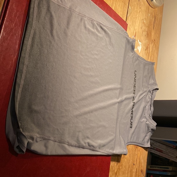 Under Armour Tanktop - Picture 3 of 3